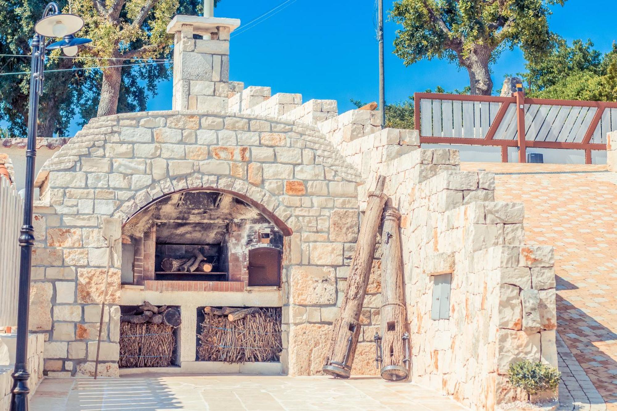 Navolte Trulli E Quiete Con Piscina Villa Locorotondo Eksteriør bilde