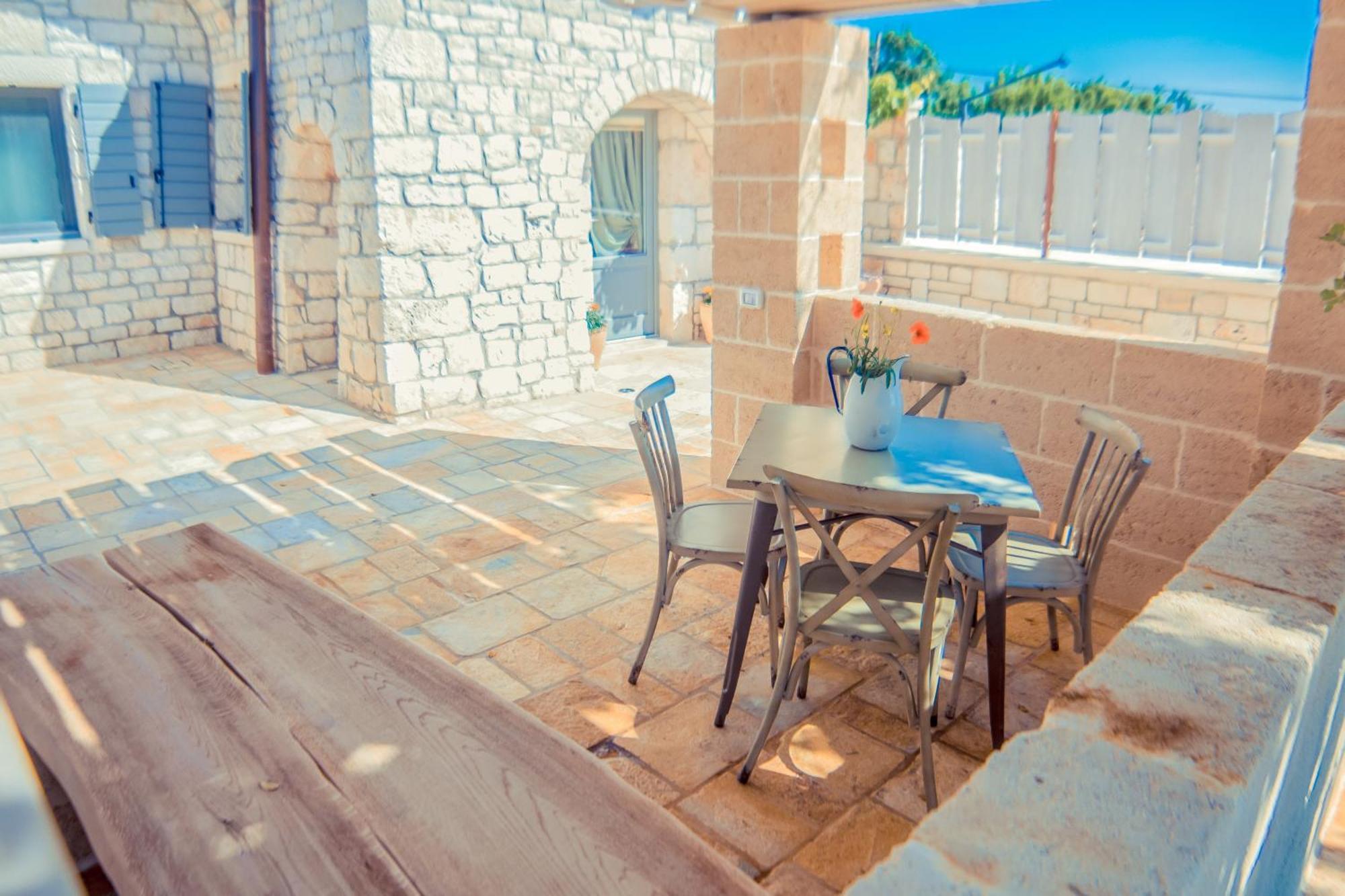 Navolte Trulli E Quiete Con Piscina Villa Locorotondo Eksteriør bilde